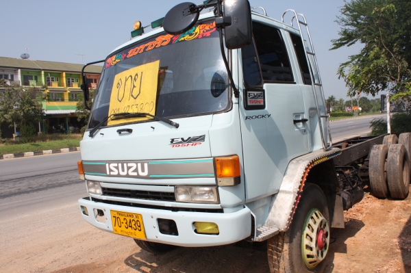 ขายสสิบล้อ อีซูซุ185 BF  มีหัวเเละเเชลซี สวยเดิมๆยาง100\%ครับ