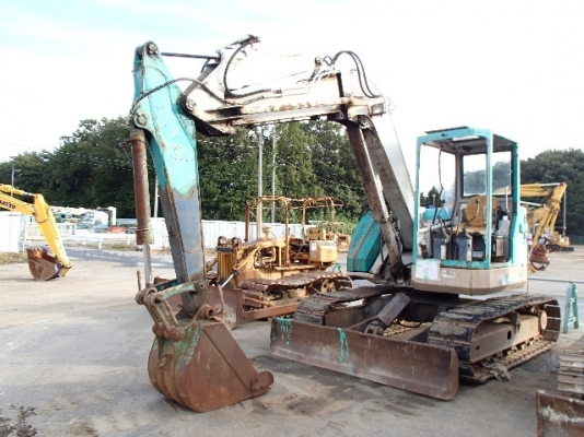 ขายรถแบคโฮ KOMASTU PC75UUเก่าญี่ปุ่นไม่เคยใช้งานในไทย