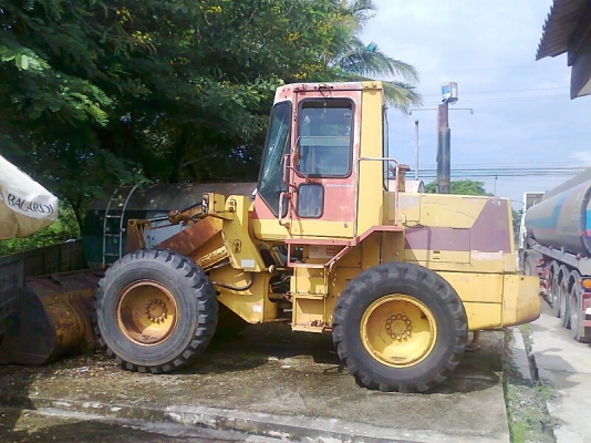 รถตัก KOMATSU WA120-1 ซีเรียล 12182  แรงตักดี ทำงานไว ประหยัดน้ำมัน สีเดิม ๆ