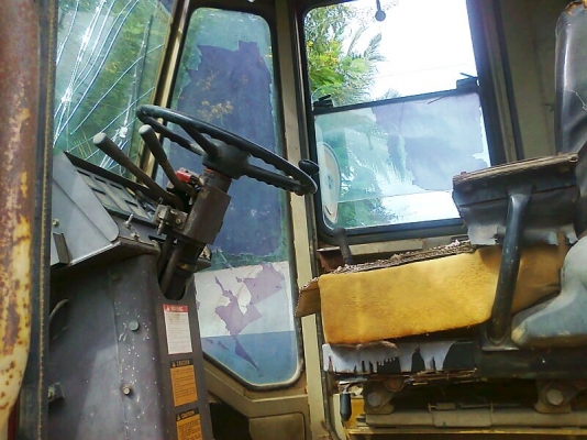 รถตัก KOMATSU WA120-1 ซีเรียล 12182  แรงตักดี ทำงานไว ประหยัดน้ำมัน สีเดิม ๆ