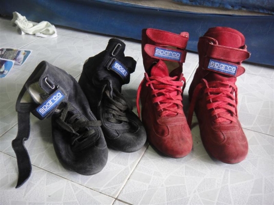 ขายรองเท้า sparco กันไฟ แท้ 2 คู่