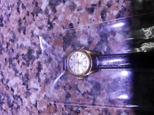 ขายนาฬิกาข้อมือเก่าใช้ได้ ขายนาฬิกาข้อมือเก่าใช้ได้