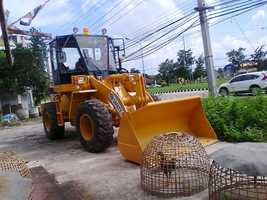 รถตัก KOMATSU WA200-1 รถเก่าญี่ปุ่นแท้ ไมล์ 2,xxx ชั่วโมง เปลี่ยนถ่ายของเหลวทั้งคัน ปรับสภาพให้พร้อมใช้ทั้งคันจากศูนย์ KOMATSU แรงตักดี ทำงานไว ประหยัดน้ำมัน