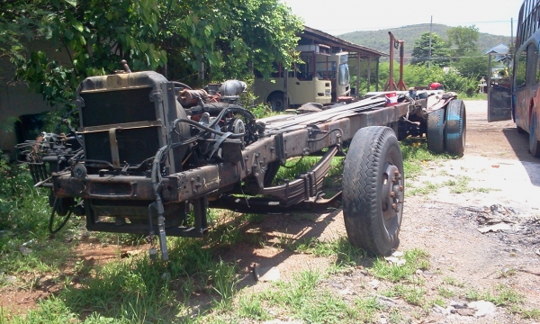 ขายเหมา แซสซี benz 12 เมตร พร้อมช่วงล่าง zm เบรคแห้ง ไม่มีเครื่อง จำนวน 10 คัน