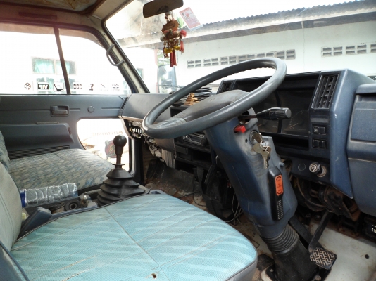 ขายด่วน isuzu  npr 110 ราคา 400000 บาท