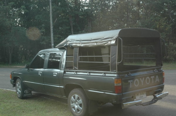 โตโยต้าฮีโร่4ประตู