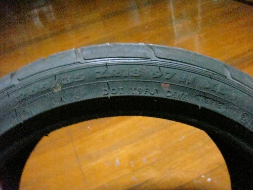 ขายยางมือสอง 265/35/18 ปี 13 เส้นละ 300บาท ตามสภาพ