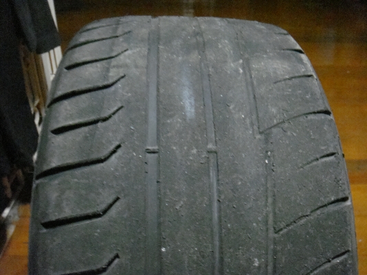 ขายยางมือสอง 265/35/18 ปี 13 เส้นละ 300บาท ตามสภาพ