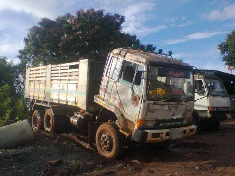 ขายรถบรรทุกสิบล้อดั๊มพ์ Mitsubishi 215 หน้ากากดำ เครื่อง HO7C 195 แรง เกียร์ HO ช่วงล่าง Isuzu 200