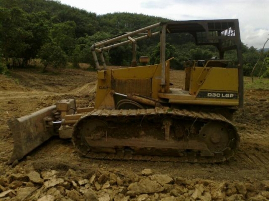 ขายด่วนรถแทรคเตอร์ CATERPILLAR D3C เครื่องดี ช่วงล่างสวย พร้อมใช้งาน ขายด่วนรถแทรคเตอร์ CATERPILLAR D3C เครื่องดี ช่วงล่างสวย พร้อมใช้งาน