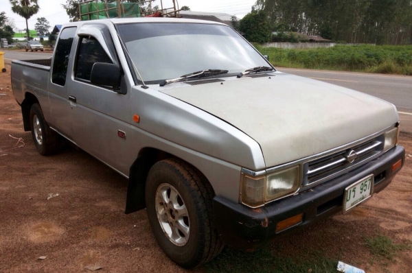 NISSAN BIG-M KINGCAB 2.5 BDi MT ปี 39 จอโค้ง ฝาแดง รถบ้านสภาพดีพร้อมใช้งาน เครื่องแห้งแรงดีไม่มีเยิ้ม ภายในเก๋งคอนโซลสวยครบ แอร์เย็น พวงมาลัยเพาเวอร์ กระบะปูพื้นยางลายเนอร์สภาพสวย ช่วงล่างแน่นคัชซีสวยไม่มีผุ ล้อแม็กลายสวย ช่วงล่างคัชซีสวย ยางสภาพดี 4 เส้น