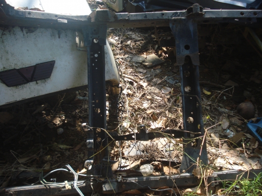 ขายคัสซีฟรอนเทียตอนเดียวครึ่งท่อนเป็นอะไหล่ ขายคัสซีฟรอนเทียตอนเดียวครึ่งท่อนเป็นอะไหล่