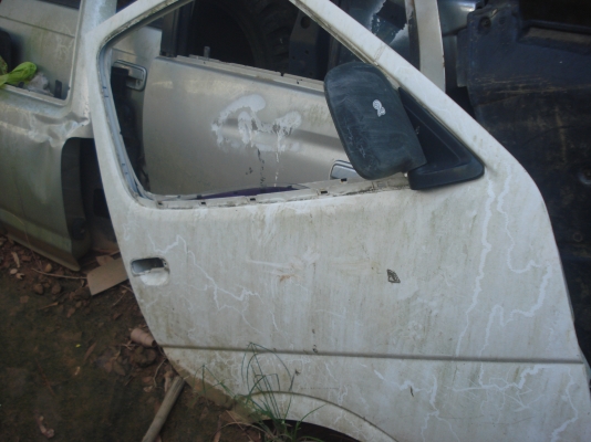 ขายโครงประตูวีโก้ข้างซ้าย กับประตูรถตู้93