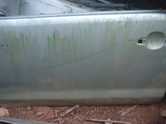 ขายโครงประตูวีโก้ข้างซ้าย กับประตูรถตู้93