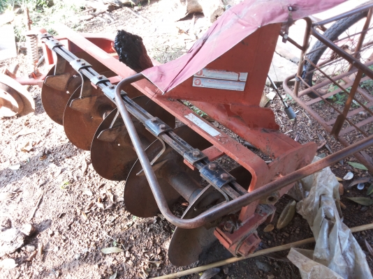 **ขายดาวน์ 160,000 บ.ต่อรอง** รถไถ2เพลา ส้มๆ KUBOTA L3608 4WD สภาพดี เครื่องแน่นๆ แรงดี ไม่เยิ้ม ระบบไฮฯใช้งานได้ปกติ เกียร์ดีไม่หลุดไม่หอน พร้อมอุปกรณ์ 4ชิ้น ใบดัน หาง3,หาง5 โรตารี่ ครบชุด ยางดี4เส้น พร้อมใช้ พร้อมลุยงาน เปลี่ยนสัญญาส่งต่อ งวดใหญ่ 60,0