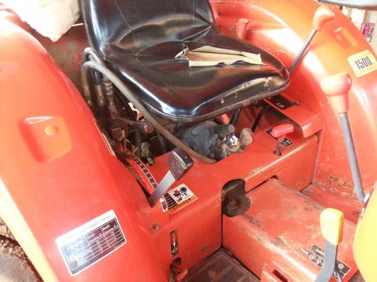 **ขายดาวน์ 160,000 บ.ต่อรอง** รถไถ2เพลา ส้มๆ KUBOTA L3608 4WD สภาพดี เครื่องแน่นๆ แรงดี ไม่เยิ้ม ระบบไฮฯใช้งานได้ปกติ เกียร์ดีไม่หลุดไม่หอน พร้อมอุปกรณ์ 4ชิ้น ใบดัน หาง3,หาง5 โรตารี่ ครบชุด ยางดี4เส้น พร้อมใช้ พร้อมลุยงาน เปลี่ยนสัญญาส่งต่อ งวดใหญ่ 60,0