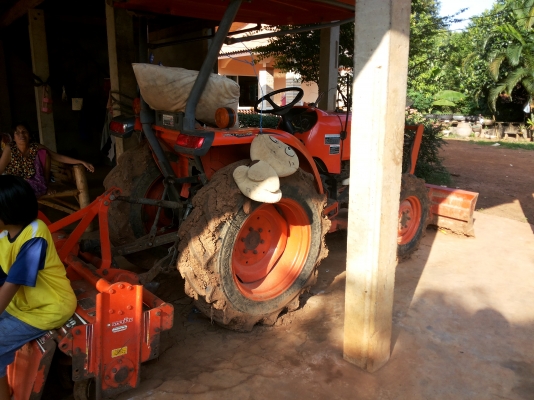 **ขายดาวน์ 160,000 บ.ต่อรอง** รถไถ2เพลา ส้มๆ KUBOTA L3608 4WD สภาพดี เครื่องแน่นๆ แรงดี ไม่เยิ้ม ระบบไฮฯใช้งานได้ปกติ เกียร์ดีไม่หลุดไม่หอน พร้อมอุปกรณ์ 4ชิ้น ใบดัน หาง3,หาง5 โรตารี่ ครบชุด ยางดี4เส้น พร้อมใช้ พร้อมลุยงาน เปลี่ยนสัญญาส่งต่อ งวดใหญ่ 60,0