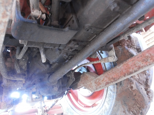 **ขายดาวน์ 160,000 บ.ต่อรอง** รถไถ2เพลา ส้มๆ KUBOTA L3608 4WD สภาพดี เครื่องแน่นๆ แรงดี ไม่เยิ้ม ระบบไฮฯใช้งานได้ปกติ เกียร์ดีไม่หลุดไม่หอน พร้อมอุปกรณ์ 4ชิ้น ใบดัน หาง3,หาง5 โรตารี่ ครบชุด ยางดี4เส้น พร้อมใช้ พร้อมลุยงาน เปลี่ยนสัญญาส่งต่อ งวดใหญ่ 60,0