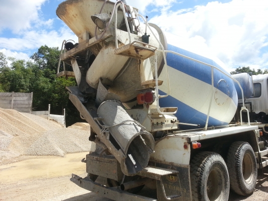 รถโม่ปูน 10ล้อ