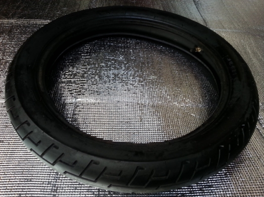 ขายยาง TUBELESS สภาพดีใช้น้อย  110 / 90 / 18 ดอกยางเต็มปียังใหม่