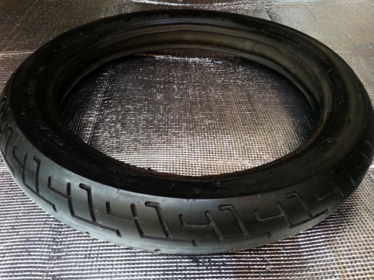 ขายยาง TUBELESS สภาพดีใช้น้อย  110 / 90 / 18 ดอกยางเต็มปียังใหม่