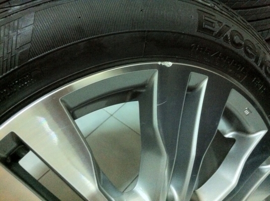 ขายล้อแม็ก TOYOTA VIOS 15". ตัว 12 ก้าน รมดำ. สภาพสวย ไร้รอยขูดขีดครับ , 4/100 พร้อมยาง DUNLOP SP SPORT 2030. ขนาด. 185/60R15. สัปดาห์ 04 ปี 13 ดอกยางยังหนา วิ่งได้อีกหลายหมื่นโล ไม่เบียด ไม่ป่ะ ครับ *ทุกรูปถ่ายจากสินค้าที่ลงขายจริงครับ :: ดูขอ ขายล้อแม็ก TOYOTA VIOS 15". ตัว 12 ก้าน รมดำ. สภาพสวย ไร้รอยขูดขีดครับ , 4/100 พร้อมยาง DUNLOP SP SPORT 2030. ขนาด. 185/60R15. สัปดาห์ 04 ปี 13 ดอกยางยังหนา วิ่งได้อีกหลายหมื่นโล ไม่เบียด ไม่ป่ะ ครับ *ทุกรูปถ่ายจากสินค้าที่ลงขายจริงครับ :: ดูขอ