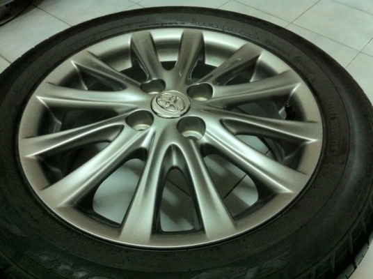ขายล้อแม็ก TOYOTA VIOS 15". ตัว 12 ก้าน รมดำ. สภาพสวย ไร้รอยขูดขีดครับ , 4/100 พร้อมยาง DUNLOP SP SPORT 2030. ขนาด. 185/60R15. สัปดาห์ 04 ปี 13 ดอกยางยังหนา วิ่งได้อีกหลายหมื่นโล ไม่เบียด ไม่ป่ะ ครับ *ทุกรูปถ่ายจากสินค้าที่ลงขายจริงครับ :: ดูขอ ขายล้อแม็ก TOYOTA VIOS 15". ตัว 12 ก้าน รมดำ. สภาพสวย ไร้รอยขูดขีดครับ , 4/100 พร้อมยาง DUNLOP SP SPORT 2030. ขนาด. 185/60R15. สัปดาห์ 04 ปี 13 ดอกยางยังหนา วิ่งได้อีกหลายหมื่นโล ไม่เบียด ไม่ป่ะ ครับ *ทุกรูปถ่ายจากสินค้าที่ลงขายจริงครับ :: ดูขอ