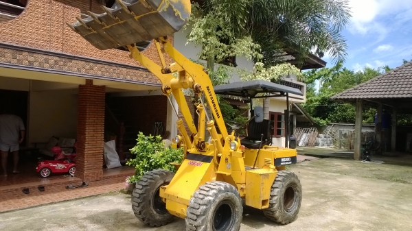 รถตักล้อยาง เลี้ยวเอว WS200 รถสวย แน่นๆ เอวแน่น..(รถขนาดWA30)