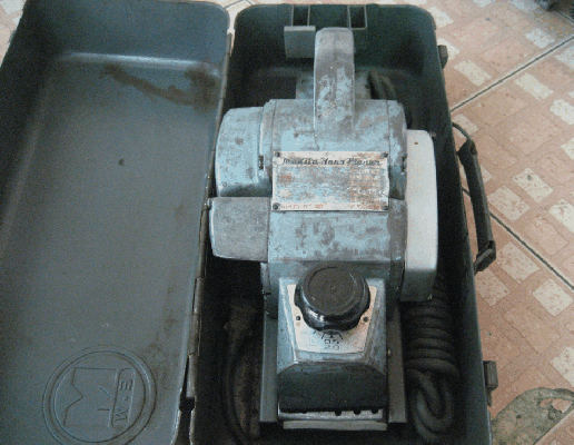 ขายด่วนกบไฟฟ้า Makita รุ่น1600 Made in japan 100\%