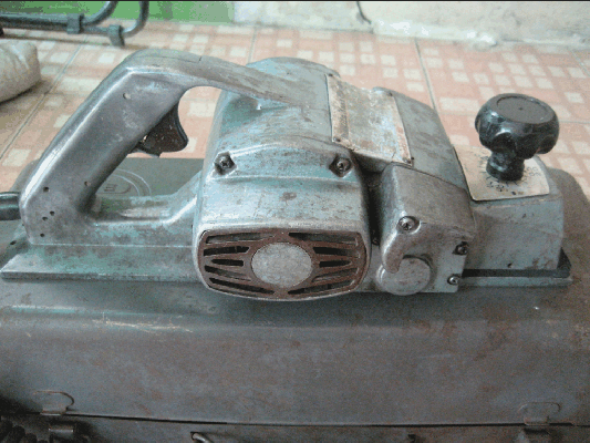 ขายด่วนกบไฟฟ้า Makita รุ่น1600 Made in japan 100\%