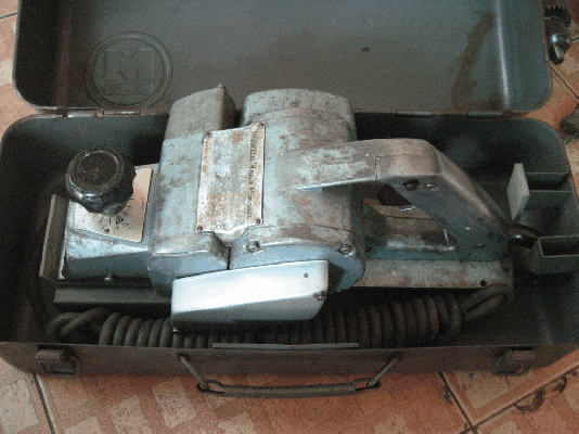 ขายด่วนกบไฟฟ้า Makita รุ่น1600 Made in japan 100\%