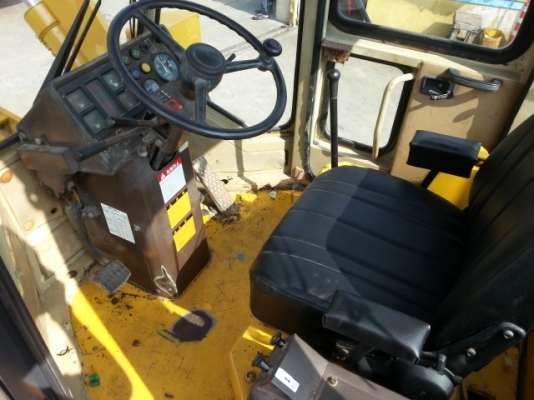 รถตักล้อยาง  WA100-1-33245  สภาพสวย  ชั่วโมงใช้งานน้อย  รถนำเข้าจากญี่ปุ่น โทร.081-373-0559