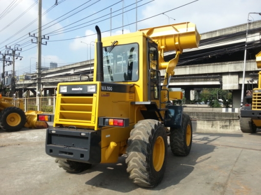 รถตักล้อยาง  WA100-1-33245  สภาพสวย  ชั่วโมงใช้งานน้อย  รถนำเข้าจากญี่ปุ่น โทร.081-373-0559