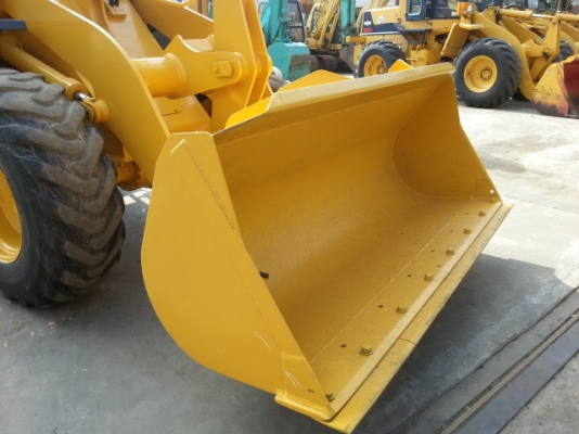 รถตักล้อยาง  WA100-1-33245  สภาพสวย  ชั่วโมงใช้งานน้อย  รถนำเข้าจากญี่ปุ่น โทร.081-373-0559