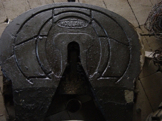 ขายจานหน้าวัว HOLLAND  สภาพสวย ร่องจารบีลึก