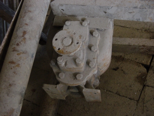 ขายปั้มปั่นน้ำมัน  2 ตัว