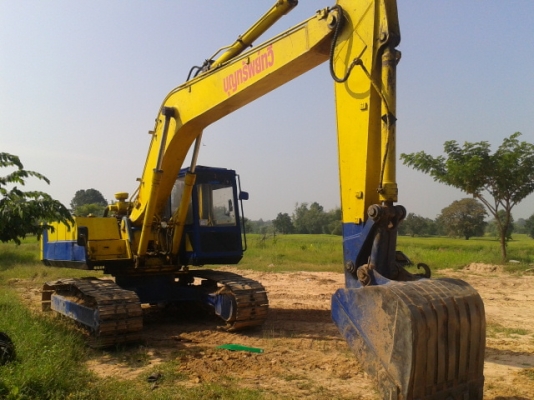 ขายรถแบ็คโฮ KOMATSU รุ่น3 สภาพดีมากๆอุปกรณ์ครบ แอร์(มีเล่มทะเบียนครบ)