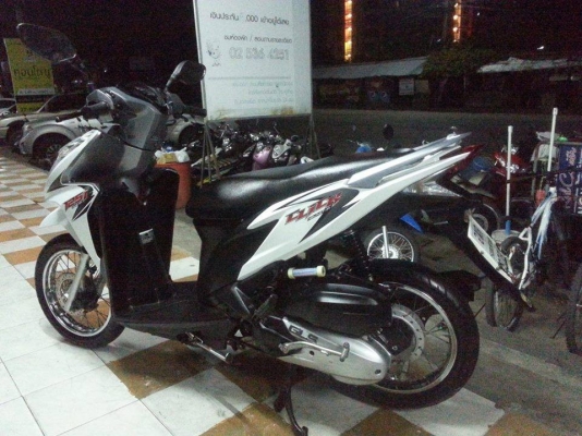 ใหม่ล่าสุด ขายราคาถูก Honda Click 125 i สีขาว – เทา ปี 2555 ใหม่ล่าสุด ขายราคาถูก Honda Click 125 i สีขาว – เทา ปี 2555