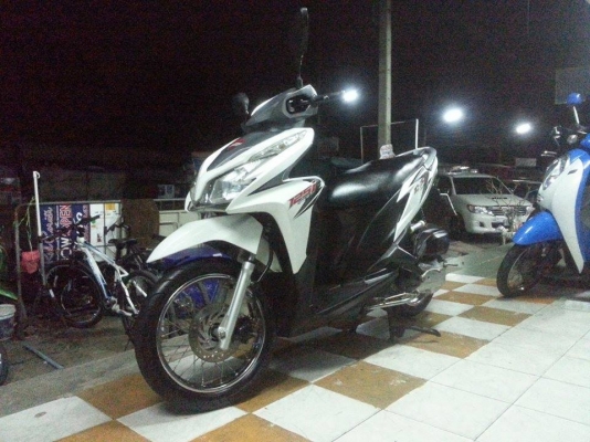 ใหม่ล่าสุด ขายราคาถูก Honda Click 125 i สีขาว – เทา ปี 2555 ใหม่ล่าสุด ขายราคาถูก Honda Click 125 i สีขาว – เทา ปี 2555