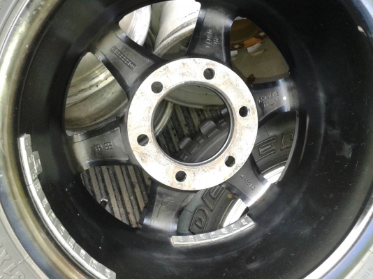 แม็กขอบ 15 พร้อมยาง 31x10.50 ปี 11 ตามรูปครับ