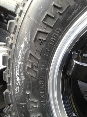 แม็กขอบ 15 พร้อมยาง 31x10.50 ปี 11 ตามรูปครับ