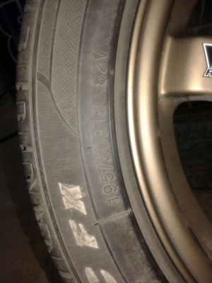 แม็ก ขอบ 15 x 7 4รู100 พร้อมยาง 195 50 ปี 12 สวยๆ ไม่มีดุ้ง ไม่ซ่อม