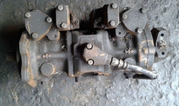 ขายปั้มไฮโดรลิค PC60-5 นำเข้าจากญี่ปุ่น ขายปั้มไฮโดรลิค PC60-5 นำเข้าจากญี่ปุ่น