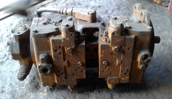 ขายปั้มไฮโดรลิค PC60-5 นำเข้าจากญี่ปุ่น ขายปั้มไฮโดรลิค PC60-5 นำเข้าจากญี่ปุ่น