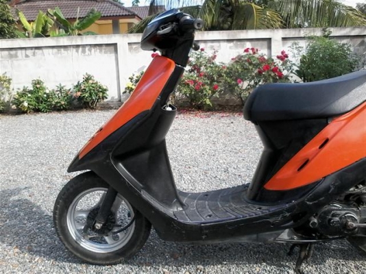 ขาย Dio AF18E เครื่องดีสภาพพร้อมใช้ออกใบซื้อขายให้ ขาย 5000 บาท