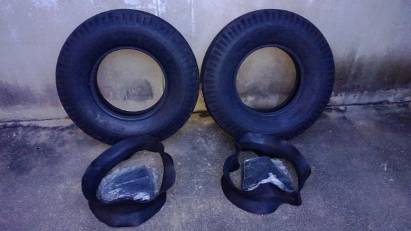 ขาย ยาง 6 ล้อ 8.25  ขอบ 15 นิ้ว บริดจสโตน มือหนึ่ง ถูกๆ