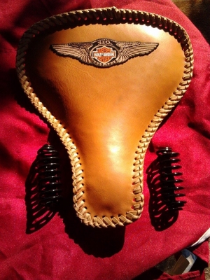 ขายเบาะเดี่ยว หนังแท้ ราคาเริ่มที่ 2500บาท สินค้ามีจำหน่ายอยูู่ตลอด