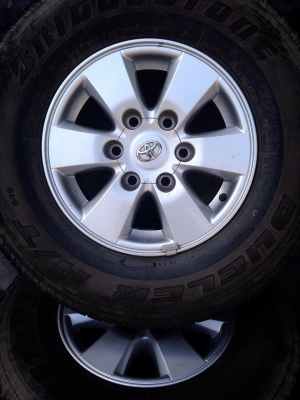 ขายแม็กพร้อมยางVigo Prerunner ขอบ15