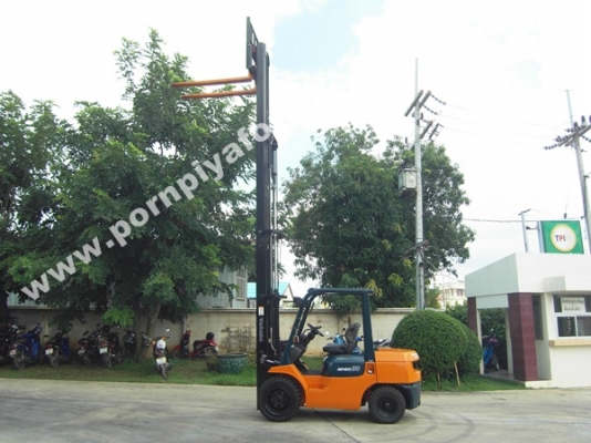 จำหน่ายรถ Forklift   TOYOTA  02-7FD30
