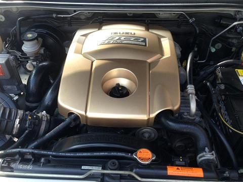 ขายIsuzu Hilander 2.5 slx สีบรอนเงิน ปี2007ฟรีดาว รถสวย วิ่งน้อย 80000k เท่านั้น ขายIsuzu Hilander 2.5 slx สีบรอนเงิน ปี2007ฟรีดาว รถสวย วิ่งน้อย 80000k เท่านั้น